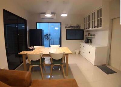 3 bed House in Baan Klang Muang Rama 9-Onnut Prawet Sub District C10243