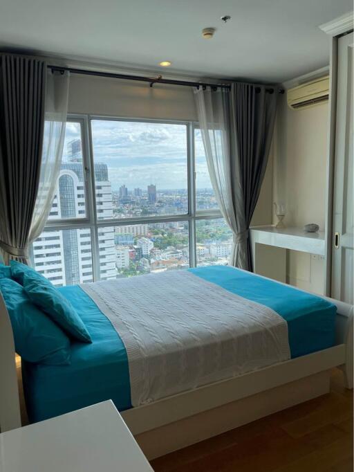 Hive Sukhumvit 65 1-Bedroom 1-Bathroom Fully-Furnished Condo for Rent