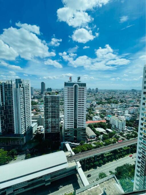 Hive Sukhumvit 65 1-Bedroom 1-Bathroom Fully-Furnished Condo for Rent