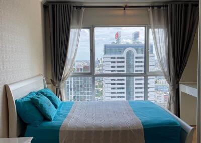 Hive Sukhumvit 65 1-Bedroom 1-Bathroom Fully-Furnished Condo for Rent