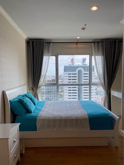 Hive Sukhumvit 65 1-Bedroom 1-Bathroom Fully-Furnished Condo for Rent