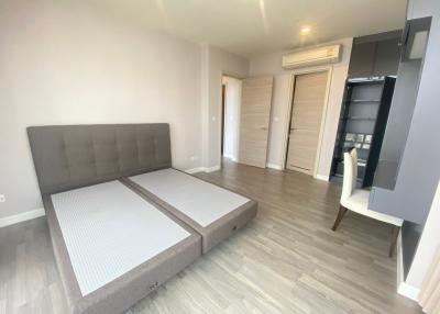 1-Bedroom 2-Bathroom Fully-Furnished with walk-in closet/wardrobe for Rent