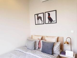 Pet Friendly! M Jatujak 2-Bedroom 2-Bathroom Fully-Furnished Condo for Rent