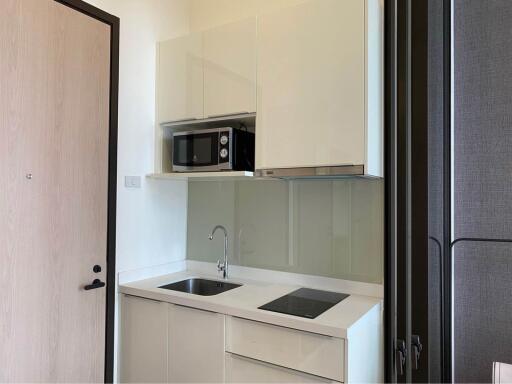 Chewathai Residence Asoke Duplex 1-Bedroom 1-Bathroom Fully-Furnished Condo for Rent