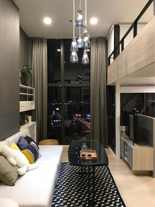 Chewathai Residence Asoke Duplex 1-Bedroom 1-Bathroom Fully-Furnished Condo for Rent