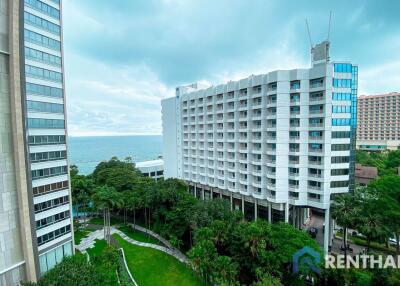 Beachfront with Beach Access Condo for Sale in Wongamat!
