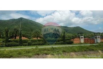 1,000 Sqm. Land listed for ฿ 2,000,000.