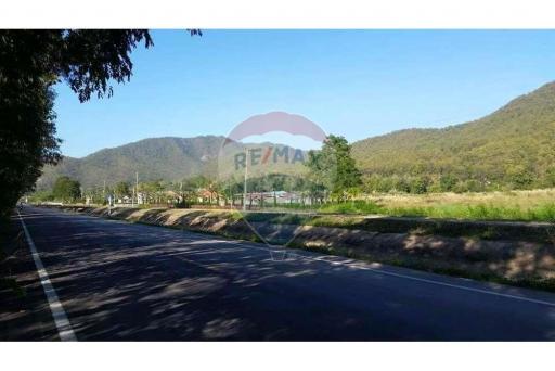 1,000 Sqm. Land listed for ฿ 2,000,000.