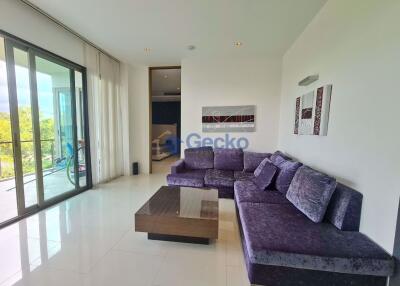 2 Bedrooms Condo in Sanctuary Wongamat C010142