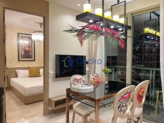 2 Bedrooms Condo in The Riviera Ocean Drive Jomtien C011140