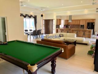 5 Bedrooms House in Santa Maria East Pattaya H010559