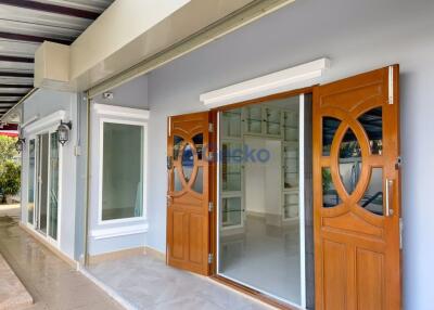 4 Bedrooms House in Lake Side Court 3 East Pattaya H011134