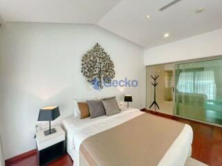 2 Bedrooms Condo in Sanctuary Wongamat C011133