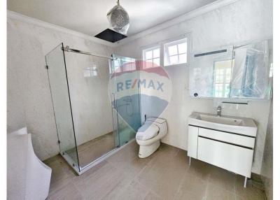 635 Sqm., 5 Beds, 5 Baths House listed for ฿ 7,900,000.