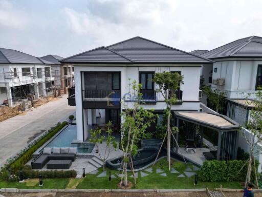 4 Bedrooms House in Chieftain East Pattaya H011125