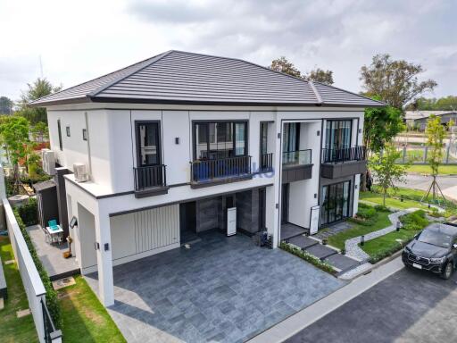 4 Bedrooms House in Chieftain East Pattaya H011124