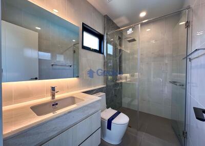 4 Bedrooms House in Chieftain East Pattaya H011123