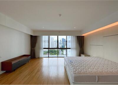 Experience the Height of Luxury in Prime Sukhumvit with Stunning 3-Bedroom Residences. - 920071058-261