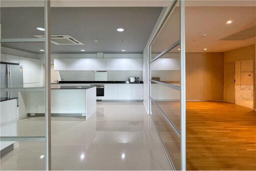 Luxury in Prime Sukhumvit with Stunning 3-Bedroom Residences.