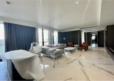 Luxury 3 bedrooms for rent closed to BTS Promphong - 920071001-12358