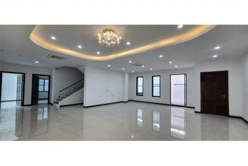 Brand New Huge Home Office For Rent - Phra Kanong