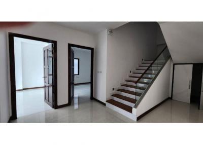 Brand New Huge Home Office For Rent - Phra Kanong