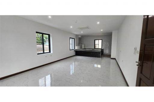 Brand New Huge Home Office For Rent - Phra Kanong