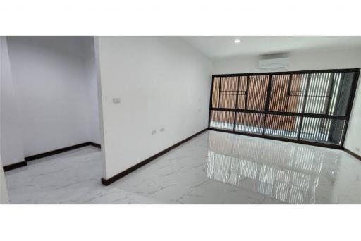 Brand New Huge Home Office For Rent - Phra Kanong