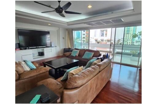 Pet Friendly - Penthouse 4 Bedrooms - High rise apartment - Asoke