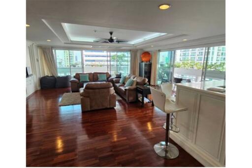 Pet Friendly - Penthouse 4 Bedrooms - High rise apartment - Asoke