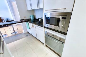 For Rent Spacious 3-Bedrooms Condo on the 37st Floor at  Athenee Residence.