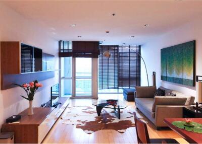 For Rent Spacious 3-Bedrooms Condo on the 37st Floor at  Athenee Residence.