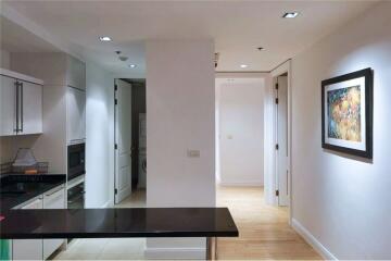 For Rent Spacious 3-Bedrooms Condo on the 37st Floor at  Athenee Residence.