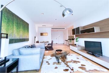 For Rent Spacious 3-Bedrooms Condo on the 37st Floor at  Athenee Residence.