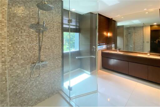Available ! - For Rent -Modern 3 beds in private apartment Sathon - 920071001-12345