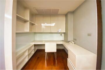 Available ! - For Rent -Modern 3 beds in private apartment Sathon - 920071001-12345