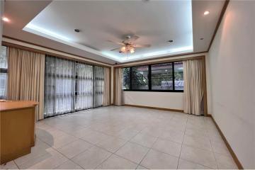 Available  - Single House - 5 Beds in Private compound Thonglor - 920071001-12339