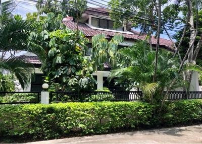 Available  - Single House - 5 Beds in Private compound Thonglor - 920071001-12339