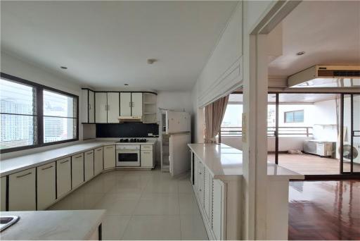 Available - new unit 3 bedrooms with big balcony - pet firendly unit - Liberty Park Comdominium Sukhumvit 23