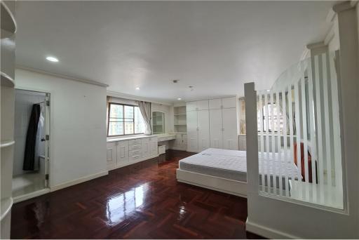 Available - new unit 3 bedrooms with big balcony - pet firendly unit - Liberty Park Comdominium Sukhumvit 23