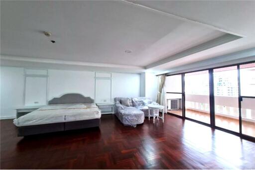 For Rent  3 Bed, 3 Bath, Sukhumvit 49 Brith Room