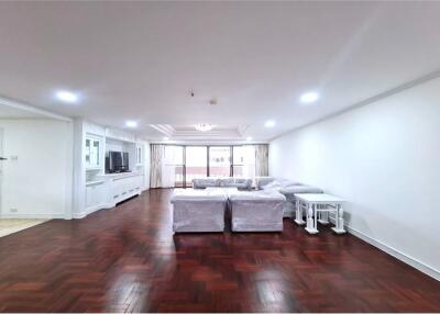 For Rent New renovated 3 Bedrooms in Sukhumvit 49