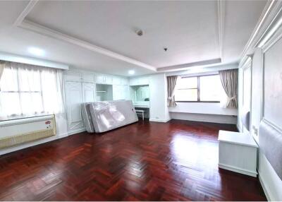 For Rent New renovated 3 Bedrooms in Sukhumvit 49