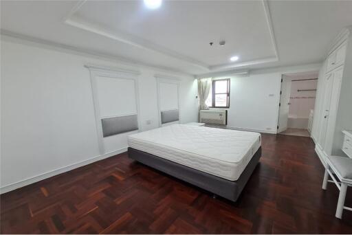 For Rent  3 Bed, 3 Bath, Sukhumvit 49 Brith Room