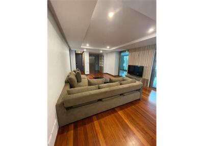 For Rent 3 bedroom 215 sqm (Renovated 2021) BTS ThongLor