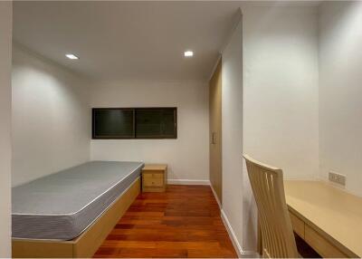 Luxurious 3 bed 2 bath condo near BTS Ploenchit. - 920071049-687