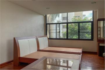 Pet-friendly 2 bed condo near BTS Phrompong.