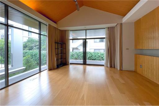 Luxurious 4BR Home in Watthana, Bangkok!