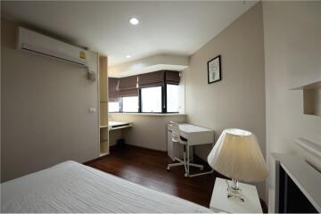 Luxury pet-friendly condos near BTS Phrom Phong.