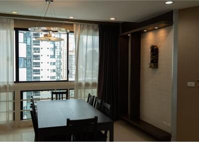 Luxury pet-friendly condos near BTS Phrom Phong.